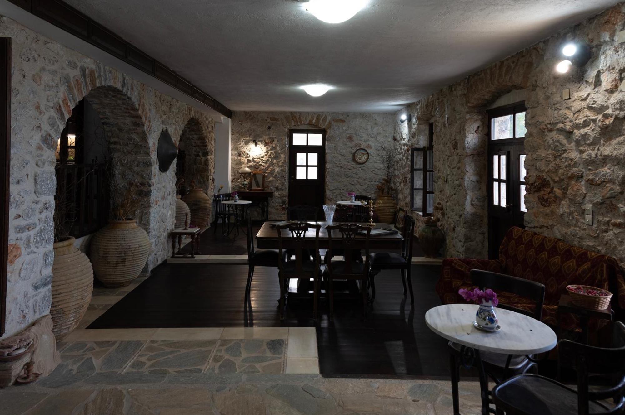 Belessi'S Mansion Apartment Yefira Exterior photo